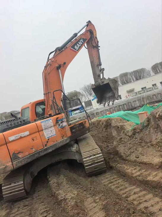 Buy Doosan DH220 Used Excavator / 1