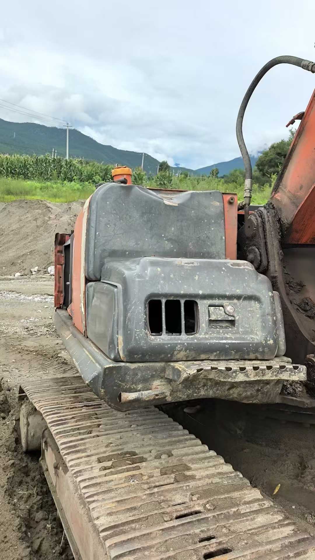 Used Hitachi EX250-5 Excavator 2016 Model / 4