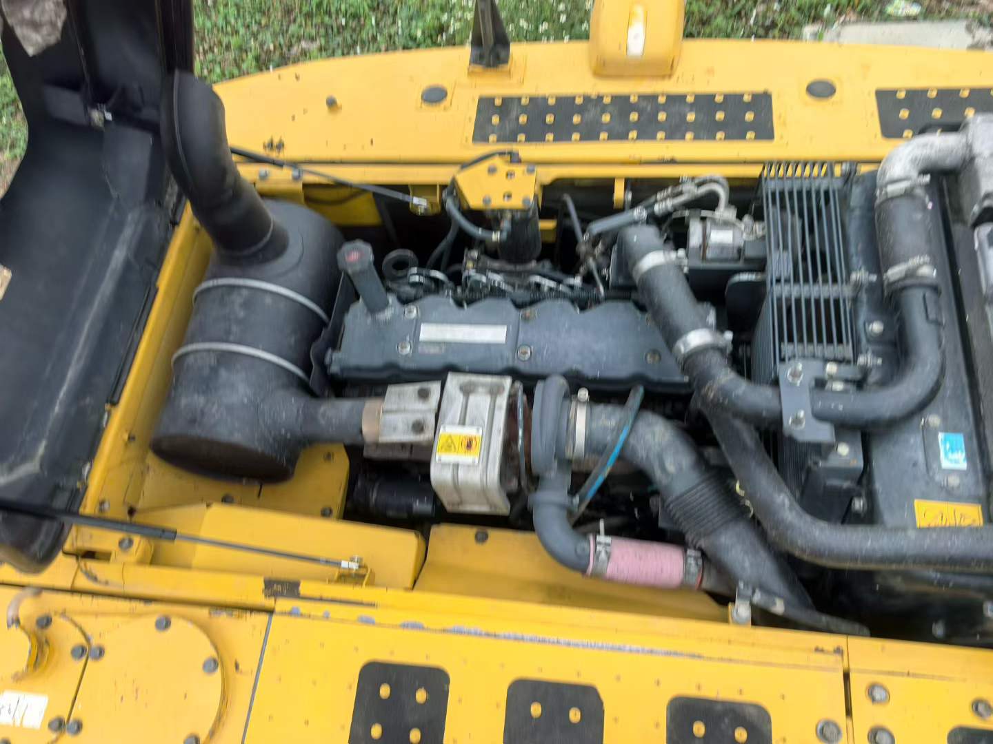 Used Komatsu PC200-8N1 Excavator 2012 Model / 6