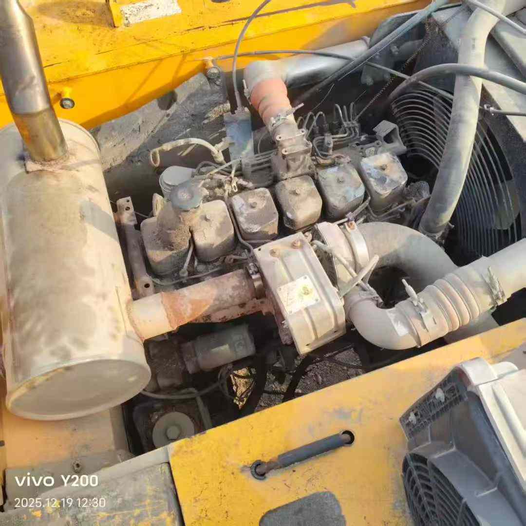 Used Hyundai R225-7 Excavator 2011 Model / 6