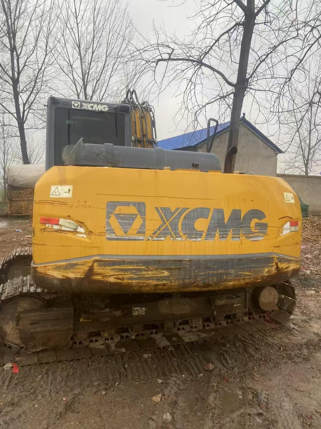 Used XCMG XE155D Excavator 2020 Model / 3