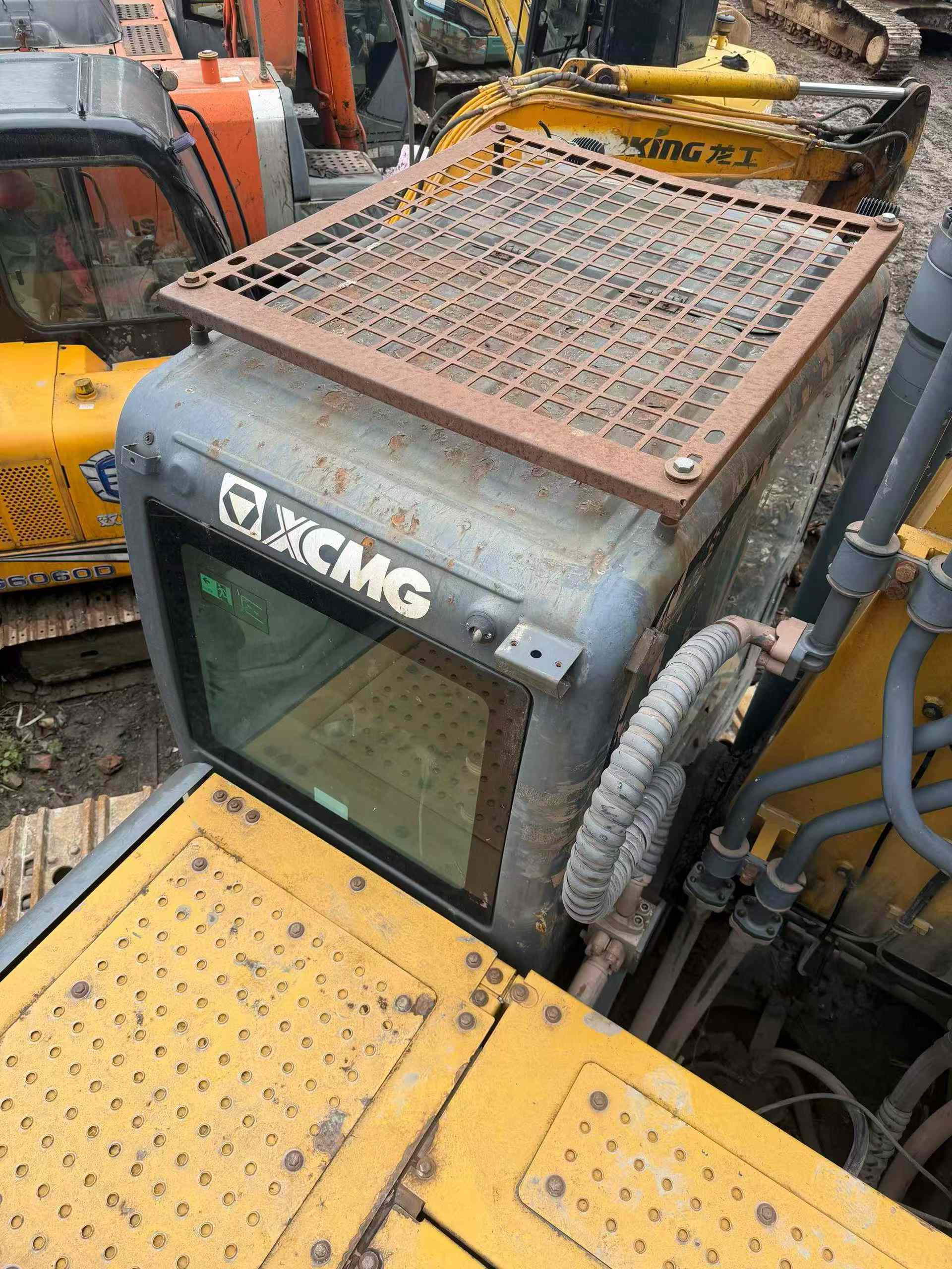 Used XCMG XE380K Excavator 2020 Model / 7