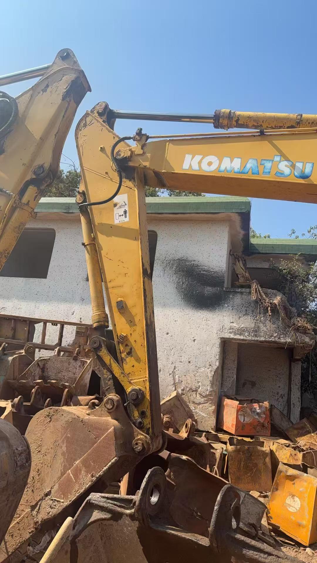 Used Komatsu PC200-7 Excavator 2016 Model / 2