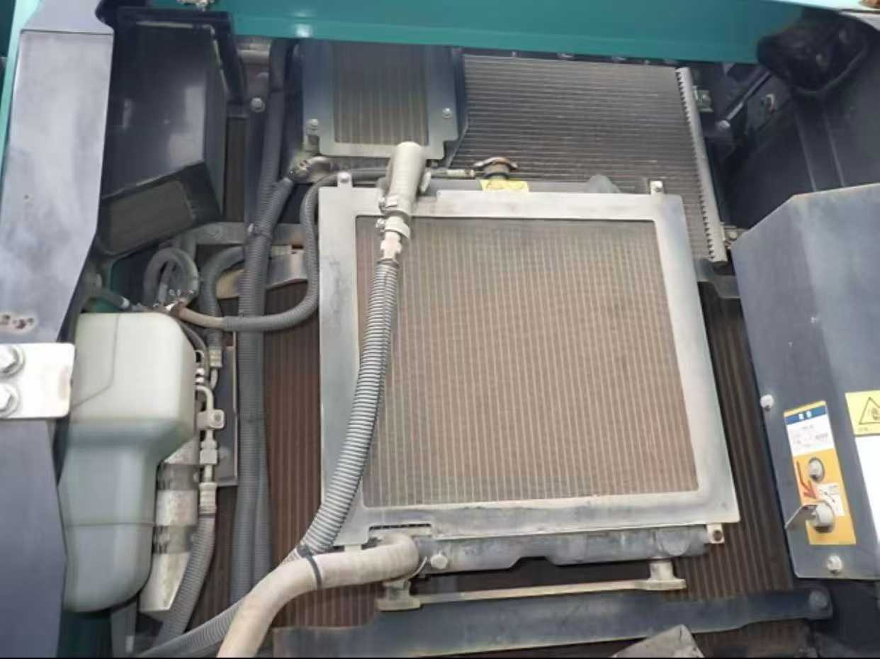 Used Kobelco SK200 Excavator 2017 Model / 4