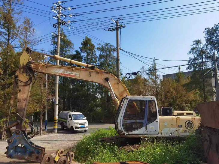 Buy Sumitomo SH200A2 Used Excavator / 1