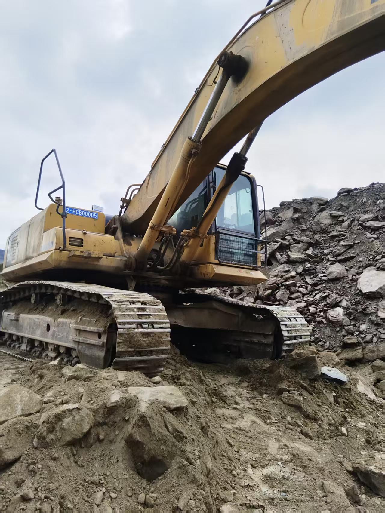 Used Komatsu PC360-7 Excavator 2011 Model / 4