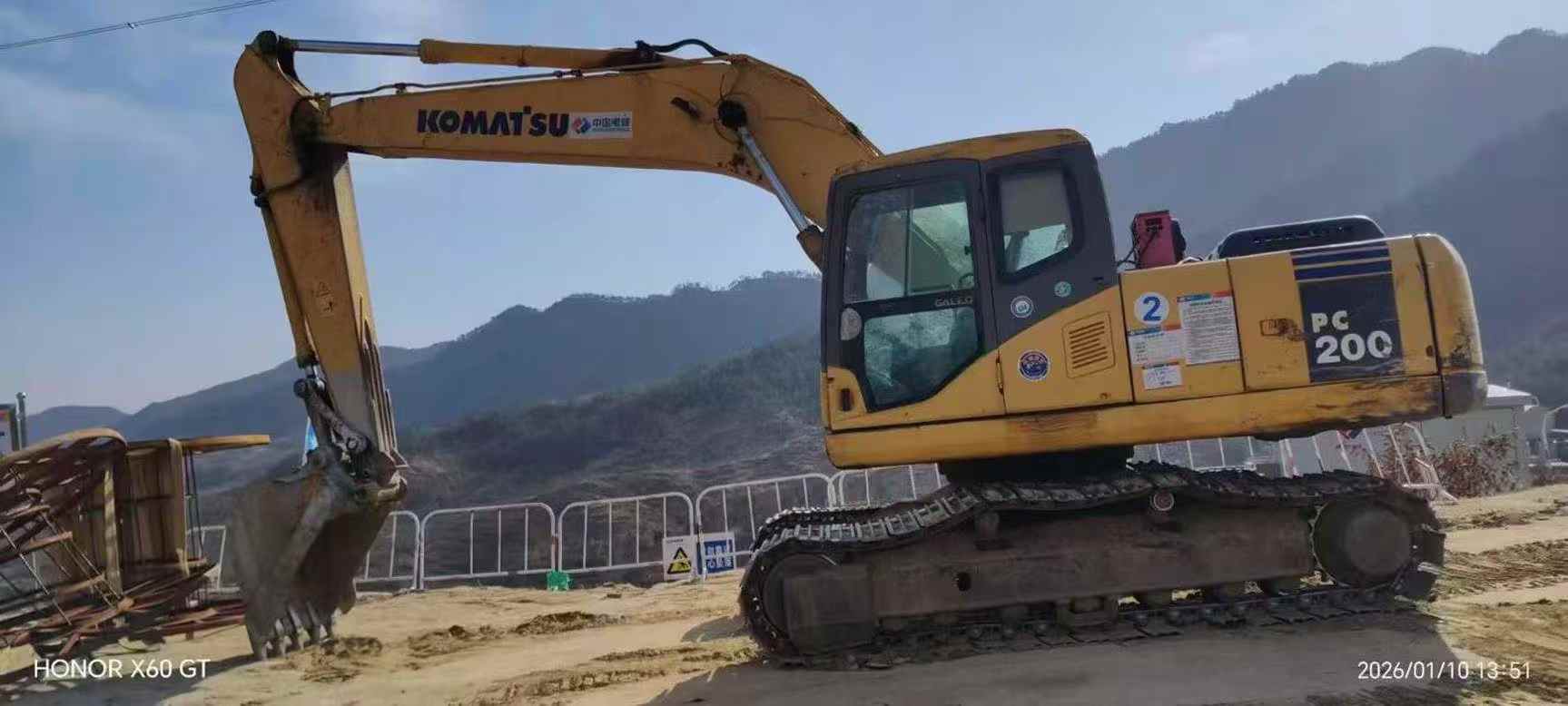 Used Komatsu PC200-7 Excavator 2016 Model / 3
