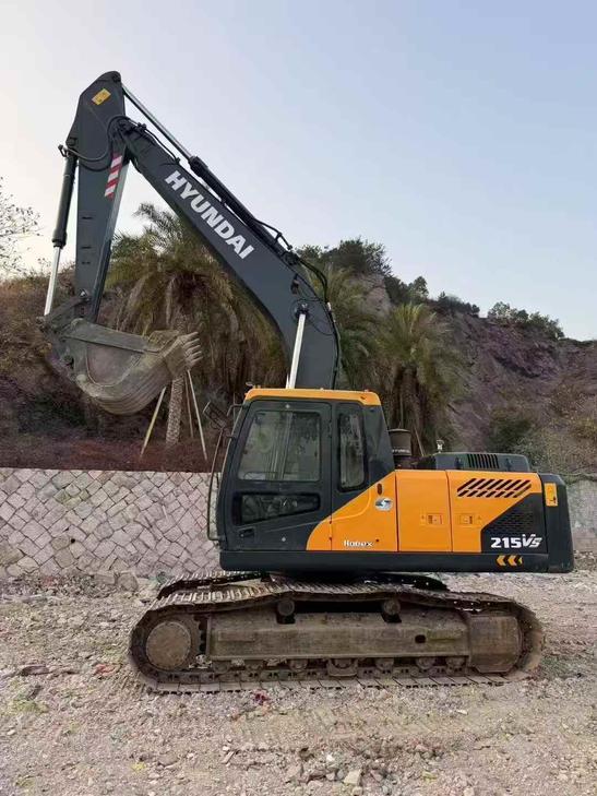 Buy Hyundai R215-7 Used Excavator / 1