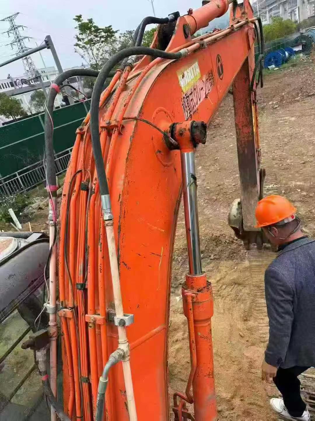 Used Hitachi EX120-6 Excavator 2016 Model / 7