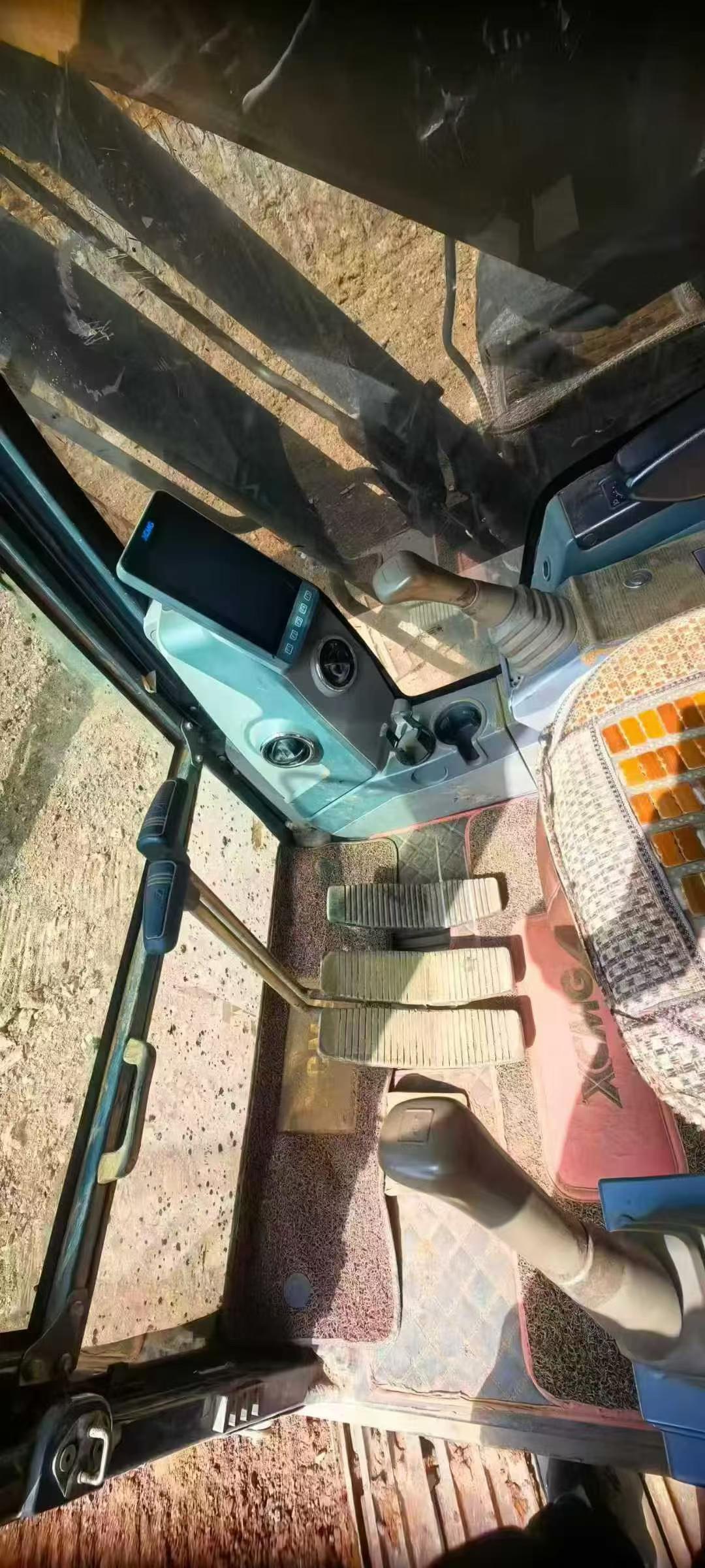 Used XCMG XE200 Excavator 2016 Model / 3