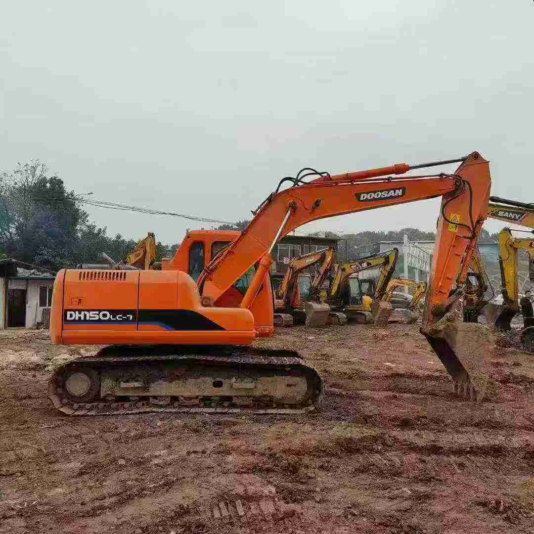 Used Doosan DH150 Excavator 2012 Model / 3