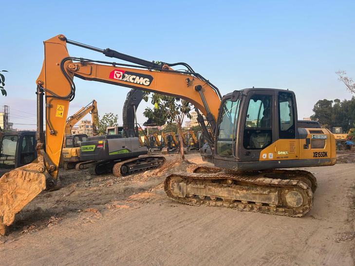 Buy XCMG XE135B Used Excavator / 1