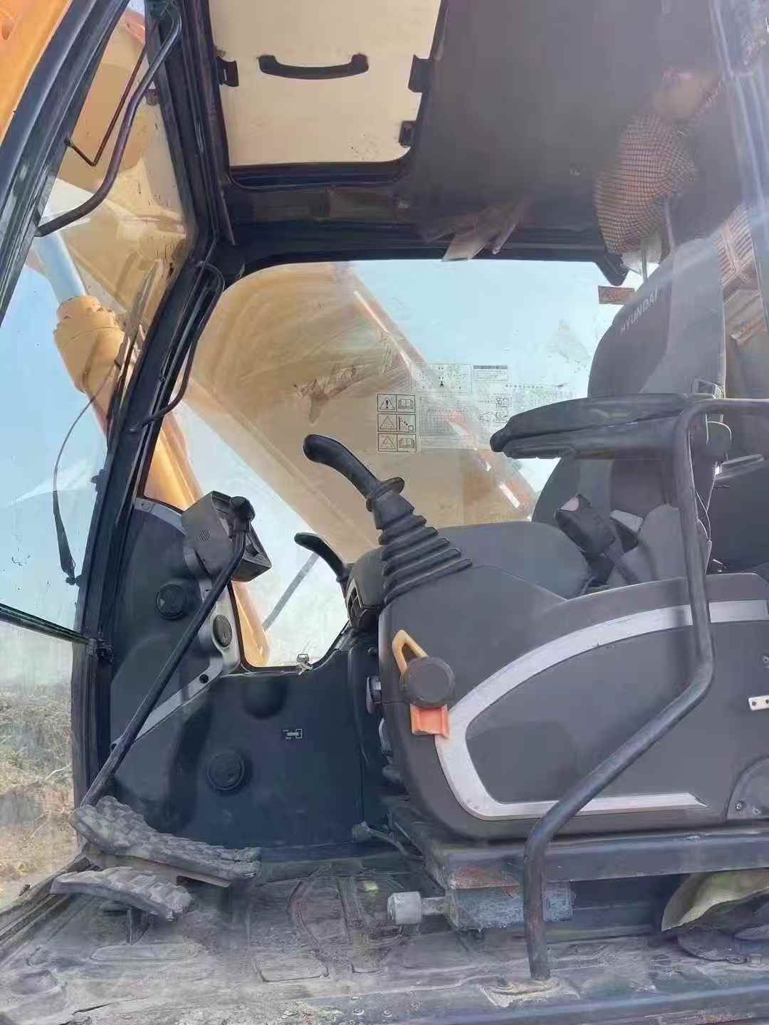 Used Hyundai R220-5 Excavator 2016 Model / 6