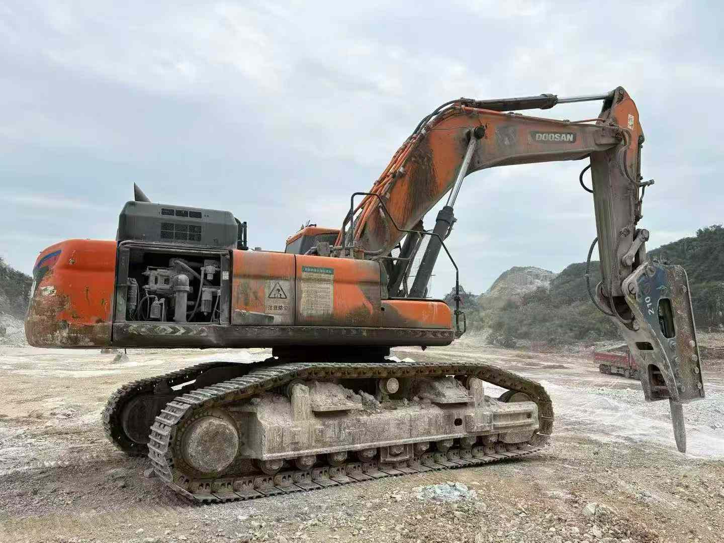 Used Doosan DX520LC Excavator 2017 Model / 9