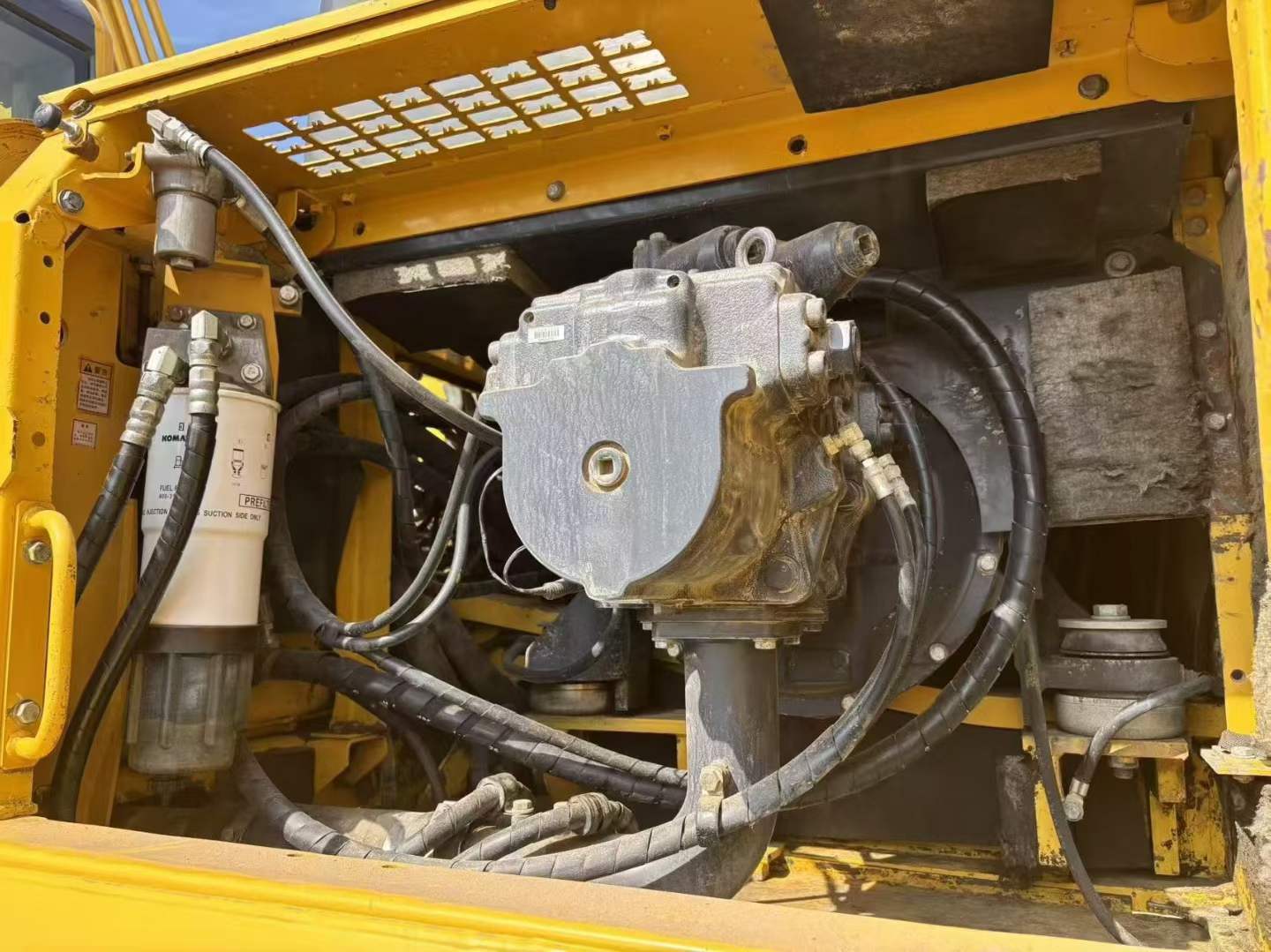 Used Komatsu PC460LC-8 Excavator 2016 Model / 7