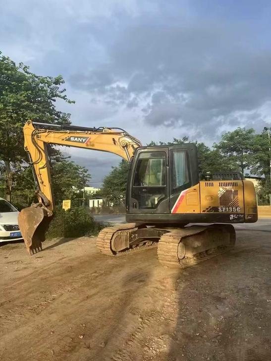 Buy Sany SY125C Used Excavator / 1