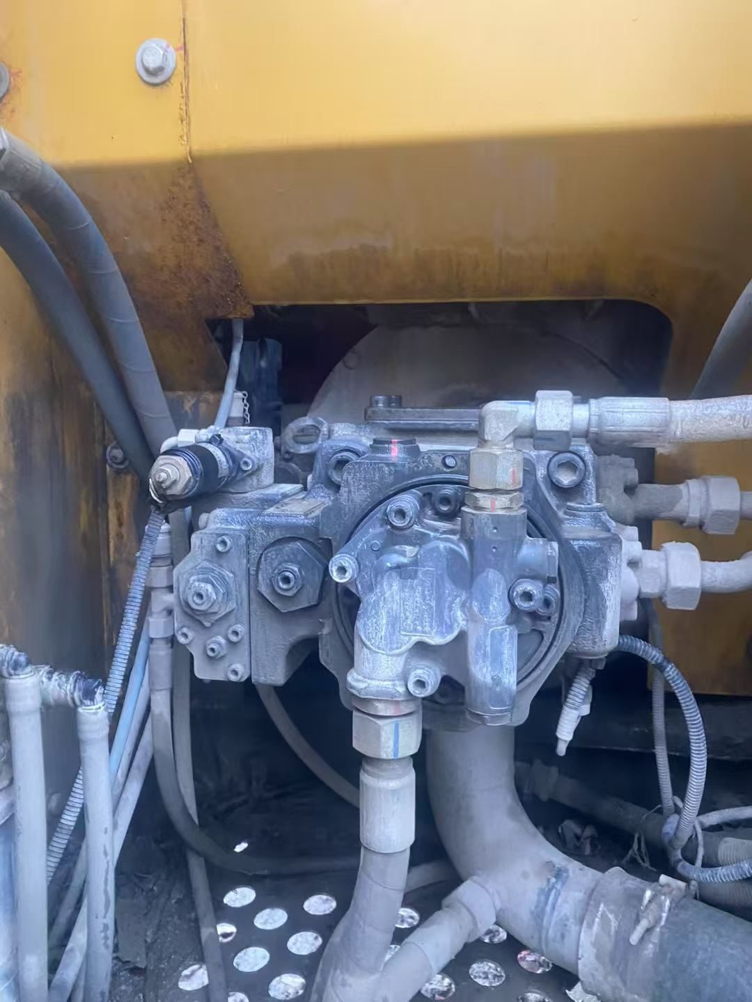 Used XCMG XE155D Excavator 2020 Model / 8