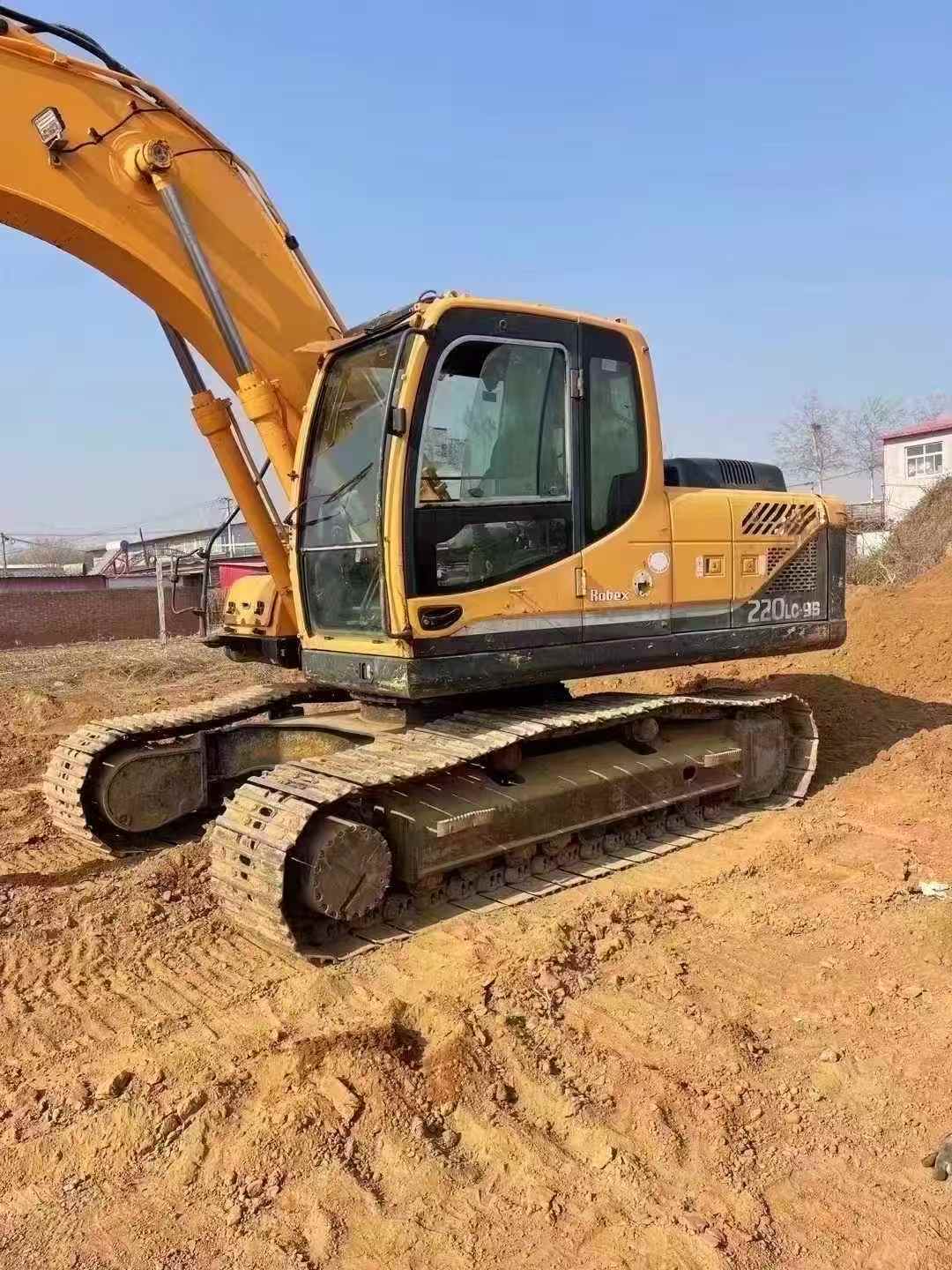 Used Hyundai R220-5 Excavator 2016 Model / 3