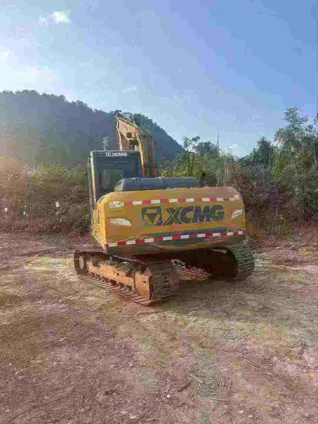 Used XCMG XE135B Excavator 2020 Model / 3
