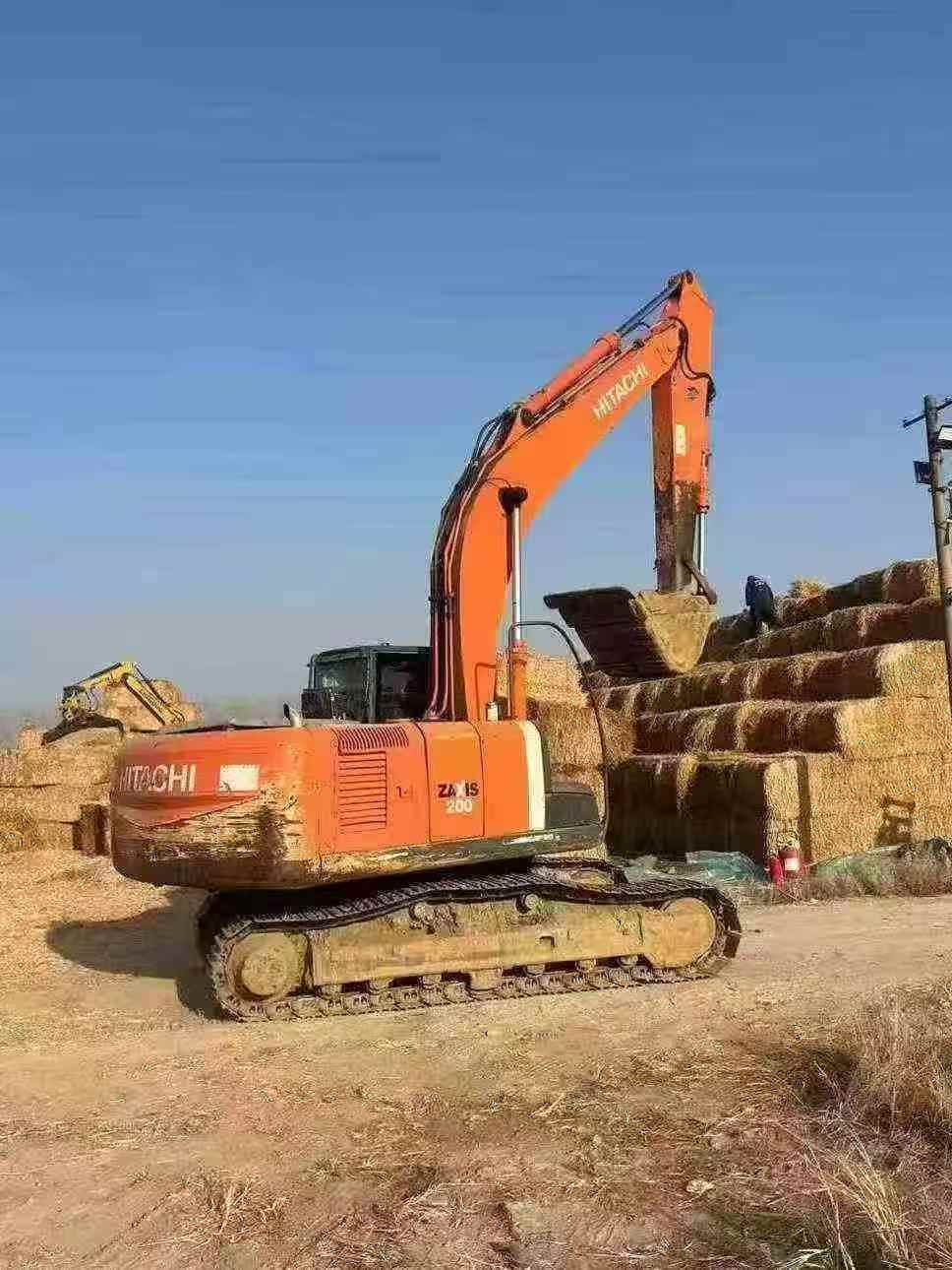 Used Hitachi EX200-3 Excavator 2016 Model / 3