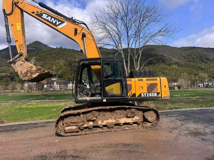 Buy Sany SY205C Used Excavator / 1