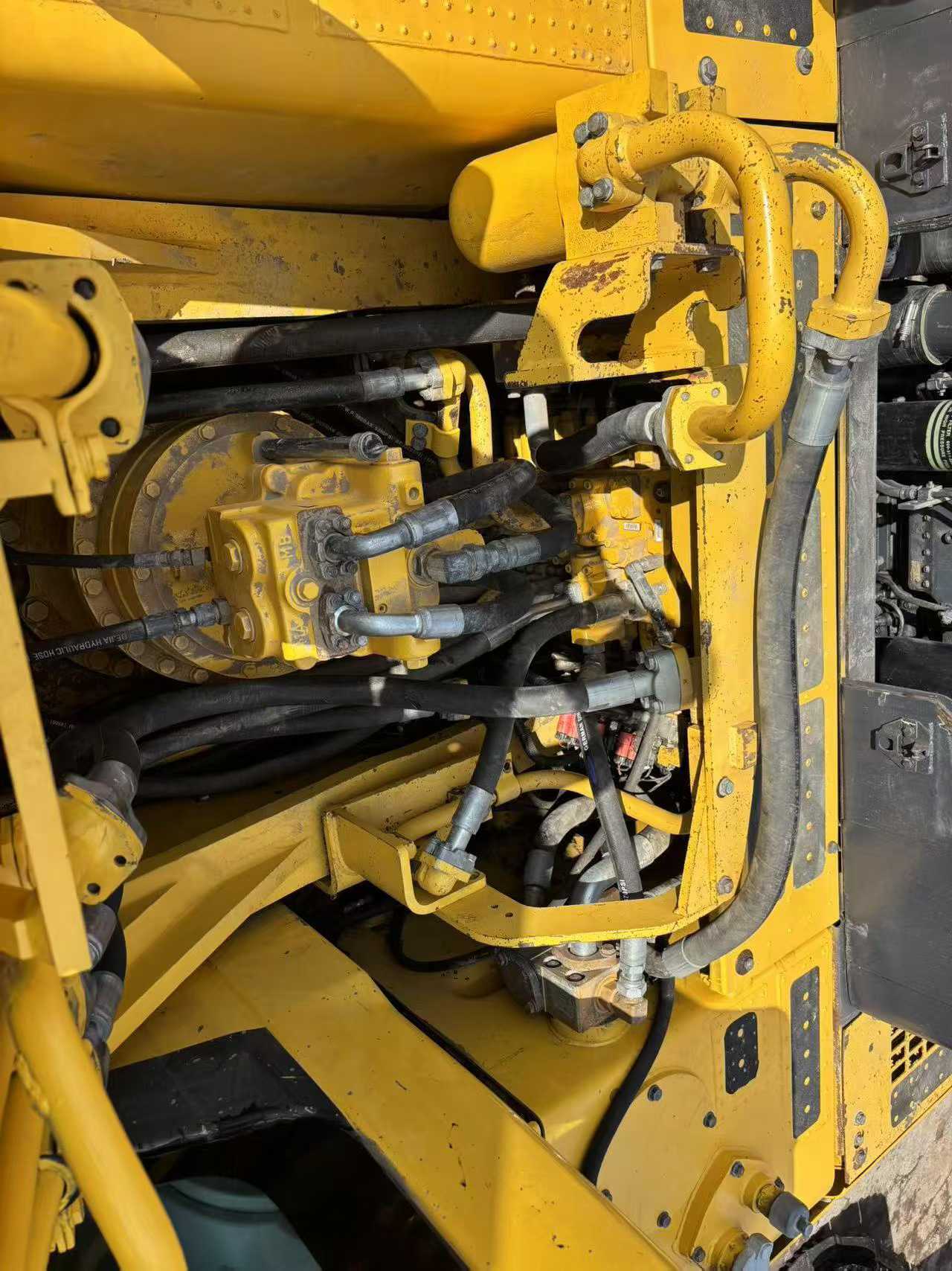 Used Komatsu PC460LC-8 Excavator 2016 Model / 6
