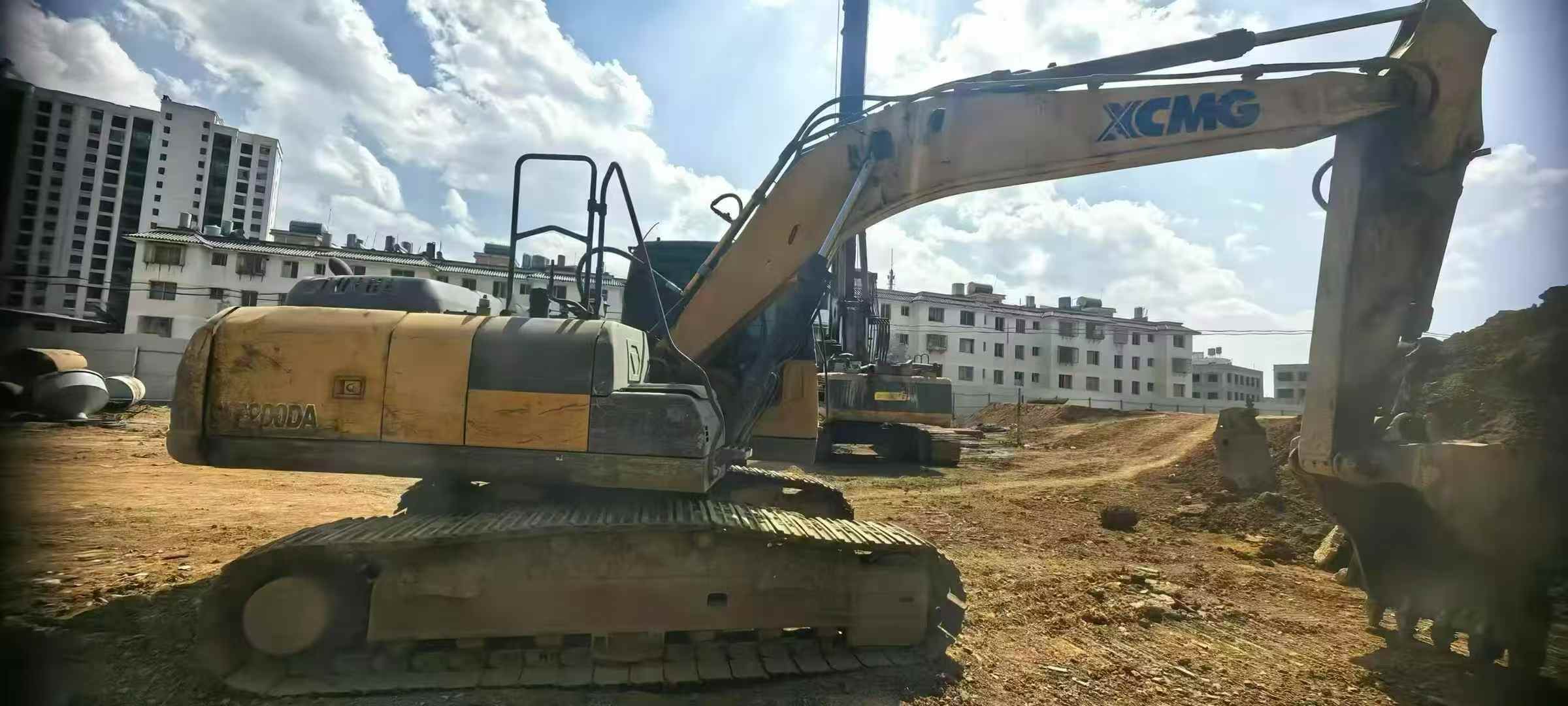 Used XCMG XE200 Excavator 2016 Model / 3