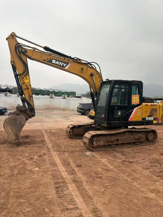 Buy Sany SY135 Used Excavator / 1