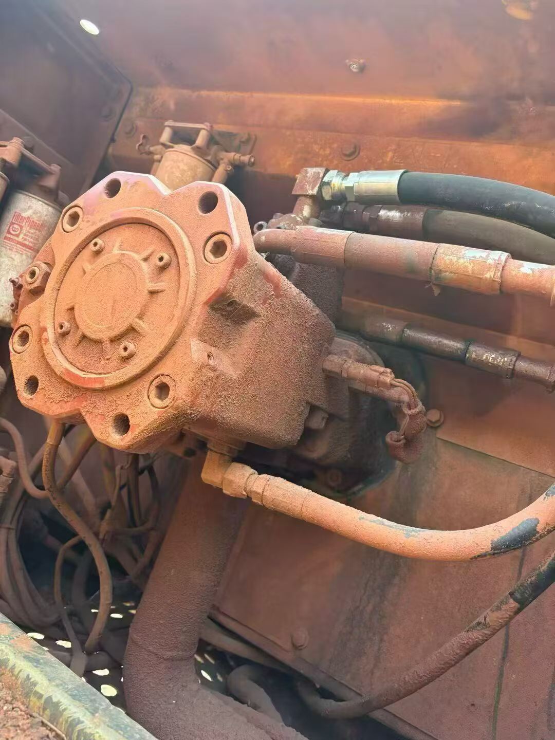 Used Hyundai R485LVS Excavator 2016 Model / 4