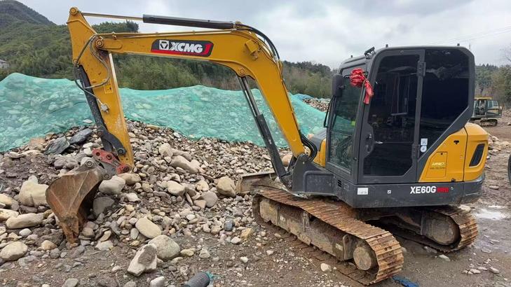 Buy XCMG XE60 Used Excavator / 1