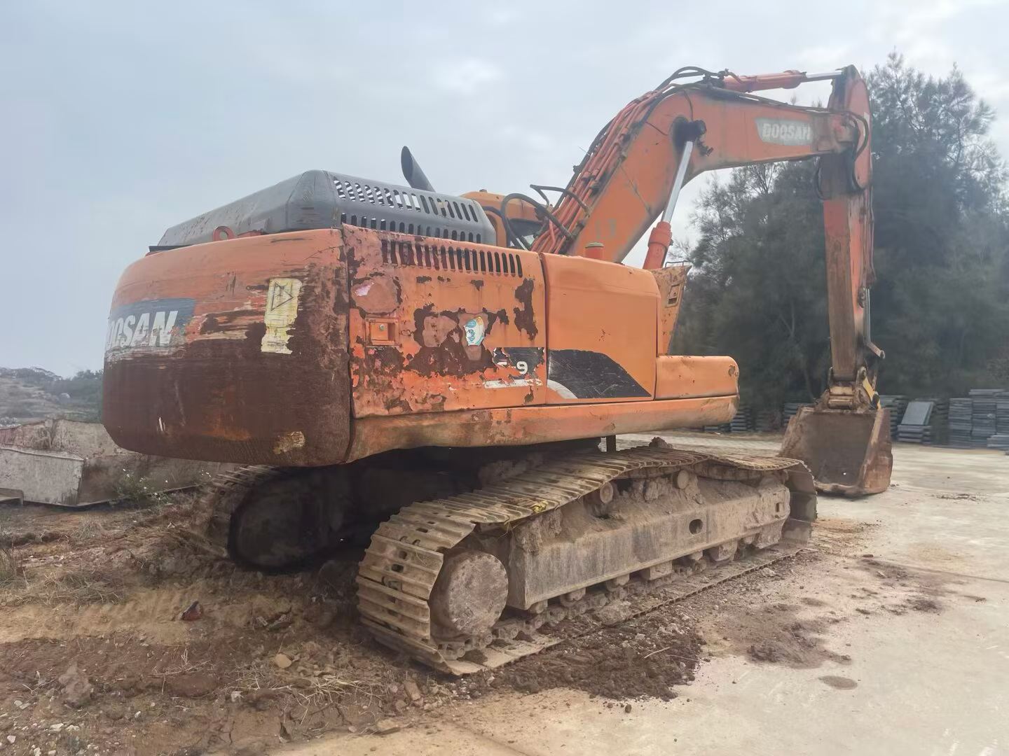 Used Doosan DH215-9 Excavator 2016 Model / 3