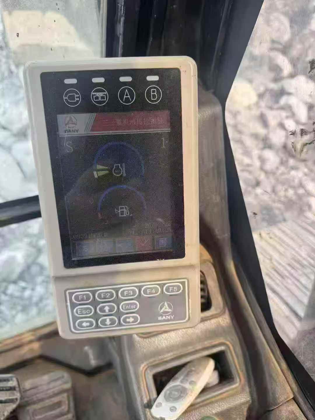 Used Sany SY215C Excavator 2017 Model / 6