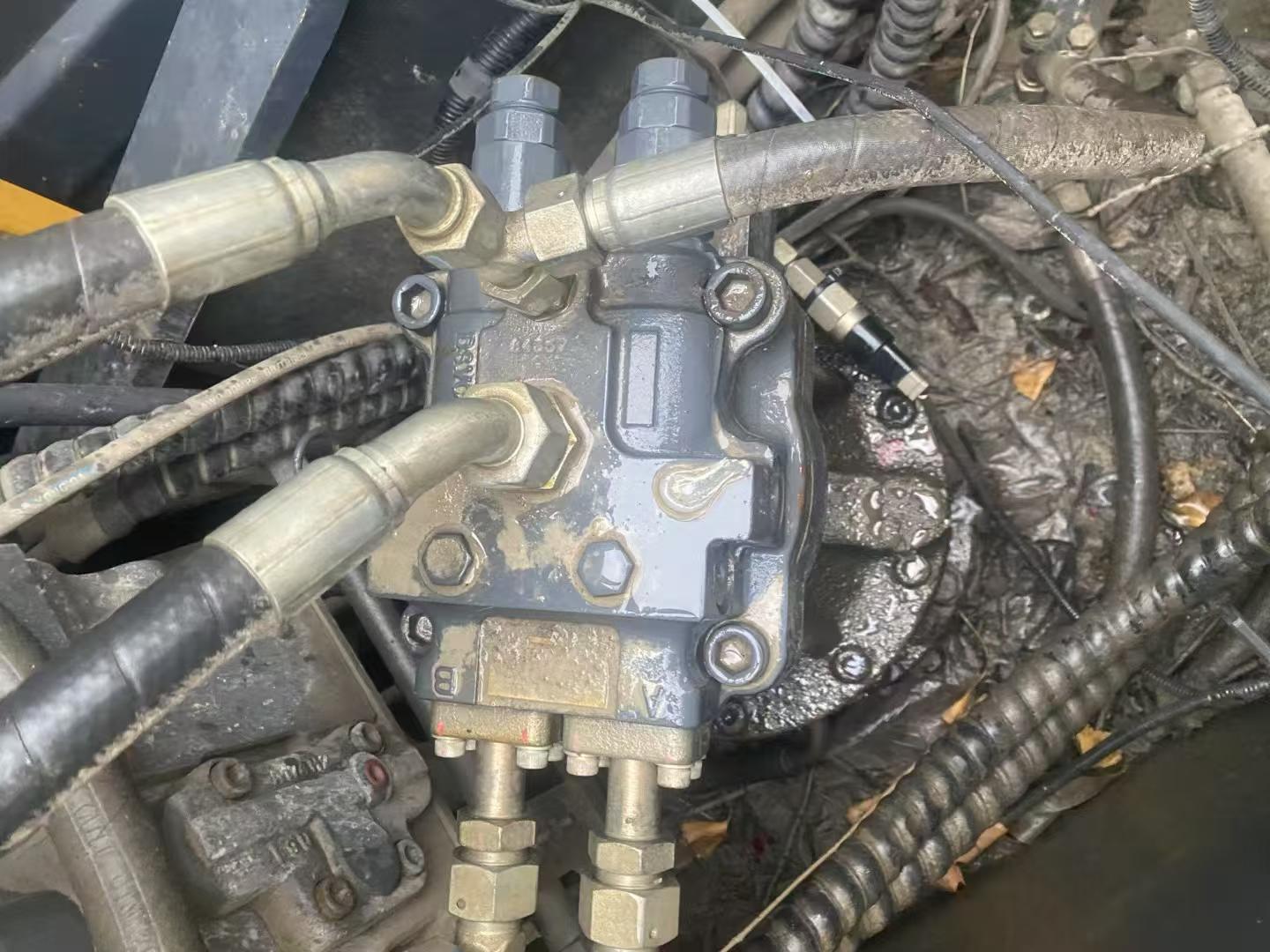 Used XCMG XE155D Excavator 2020 Model / 6