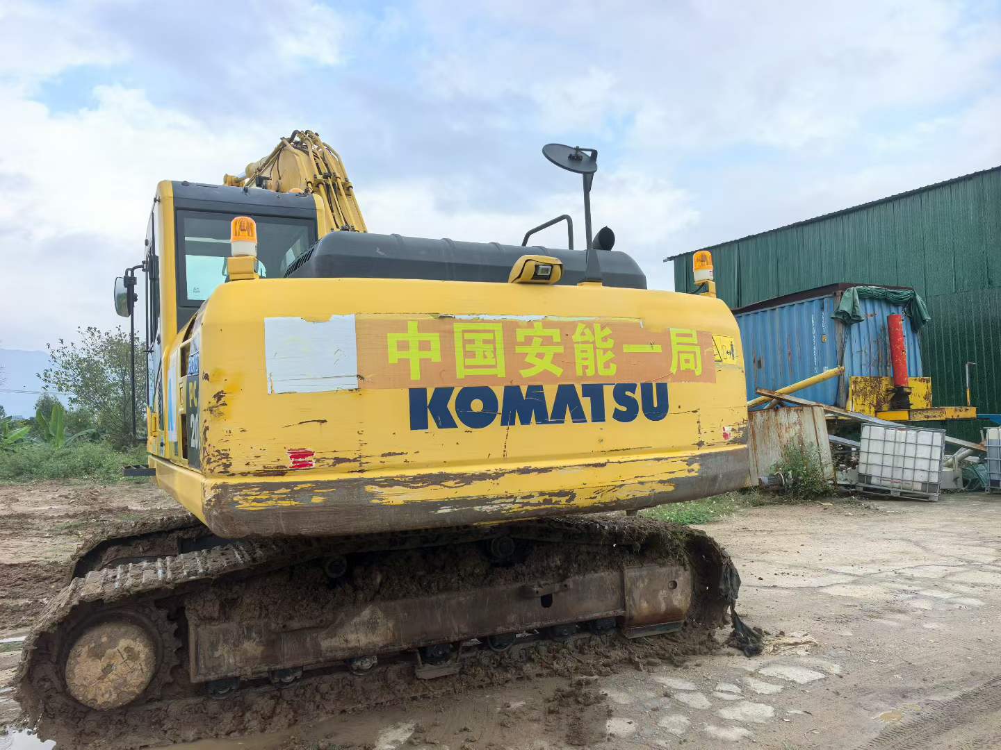 Used Komatsu PC200-8N1 Excavator 2012 Model / 3