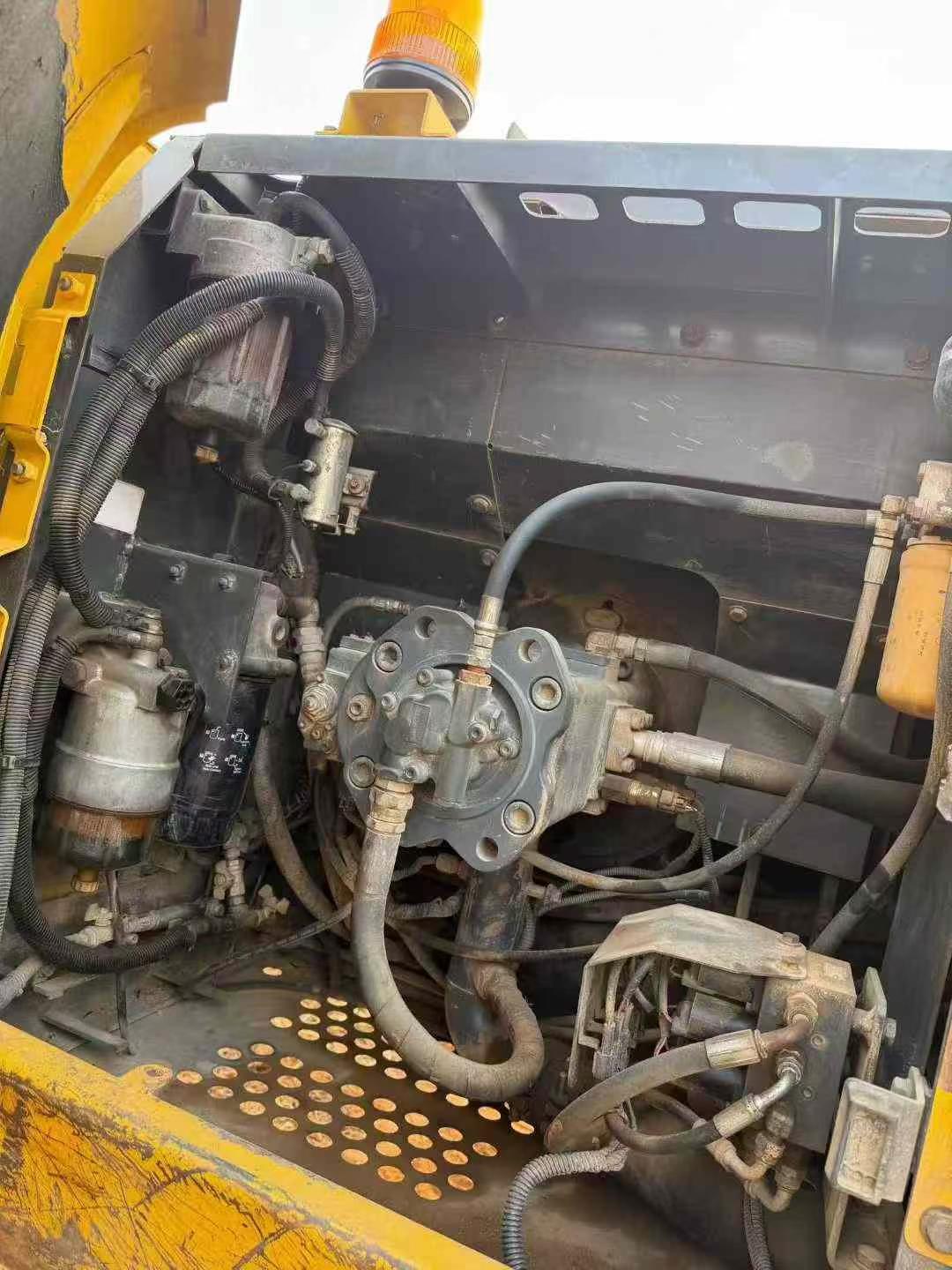 Used Sumitomo SH200A5 Excavator 2016 Model / 9