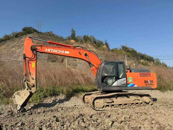 Buy Hitachi ZH200-5A Used Excavator / 1