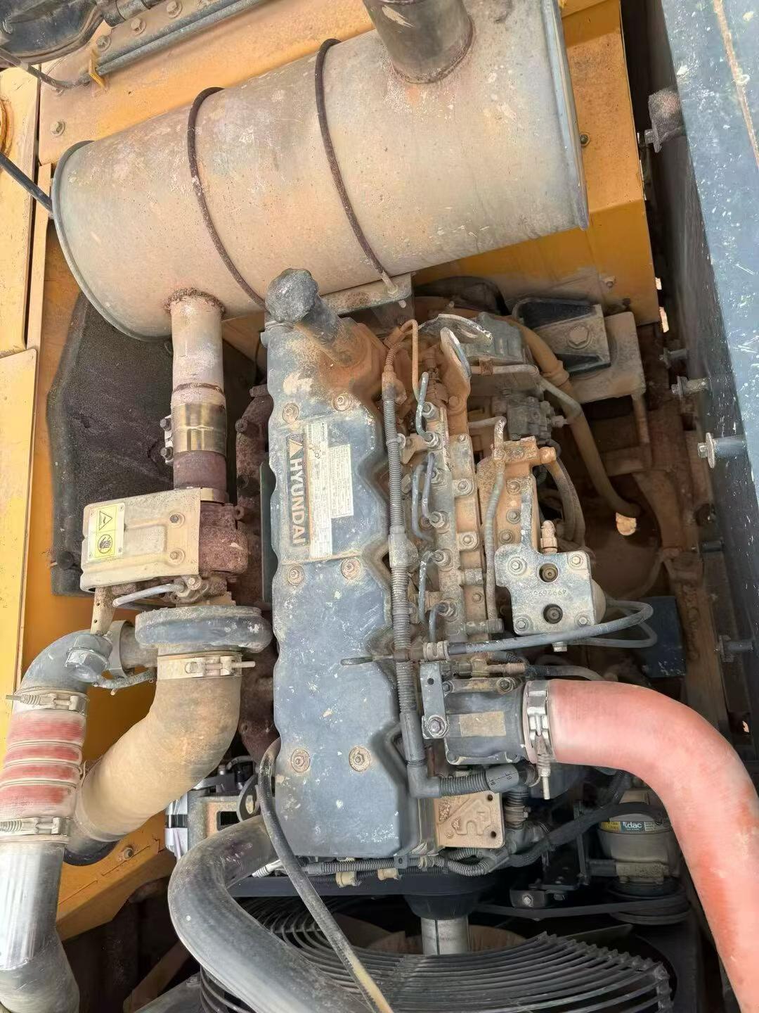 Used Hyundai R215-7 Excavator 2016 Model / 8