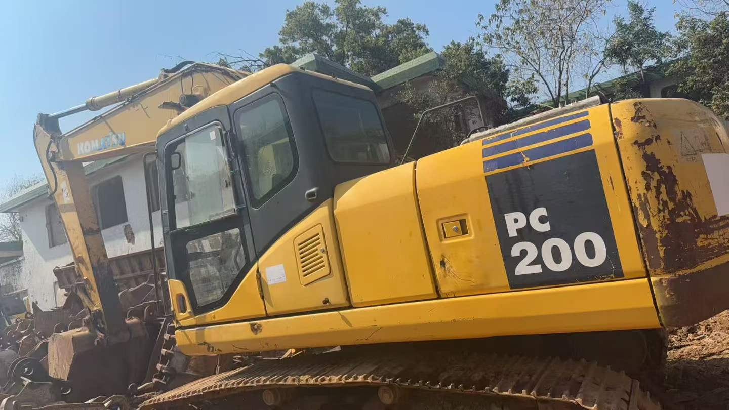 Used Komatsu PC200-7 Excavator 2016 Model / 6