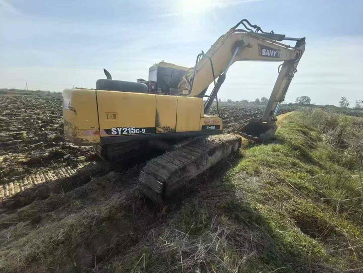 Buy Sany SY215C-8 Used Excavator / 1