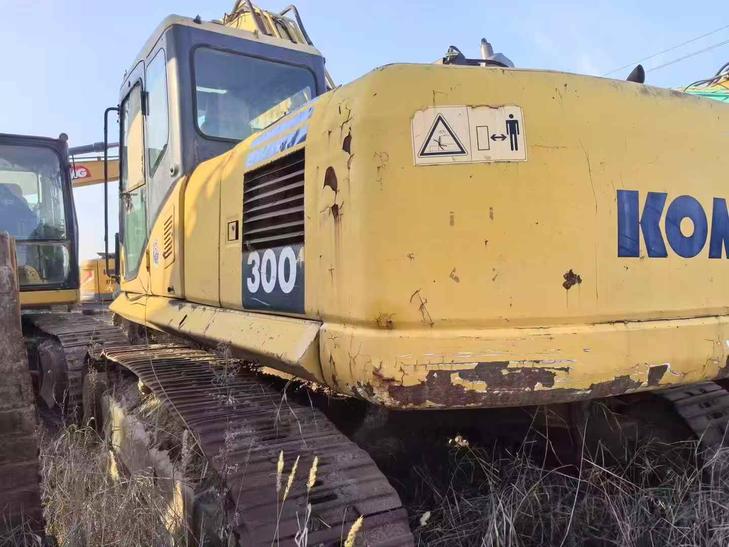 Buy Komatsu PC270-7 Used Excavator / 1