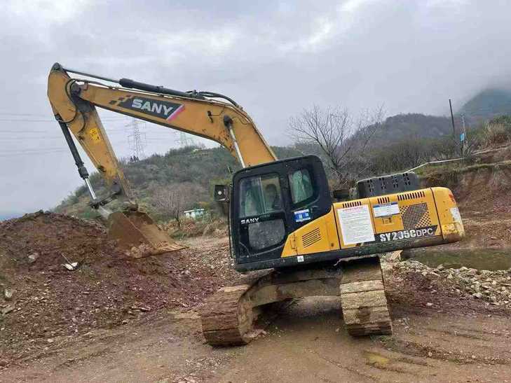 Buy Sany SY205C Used Excavator / 1
