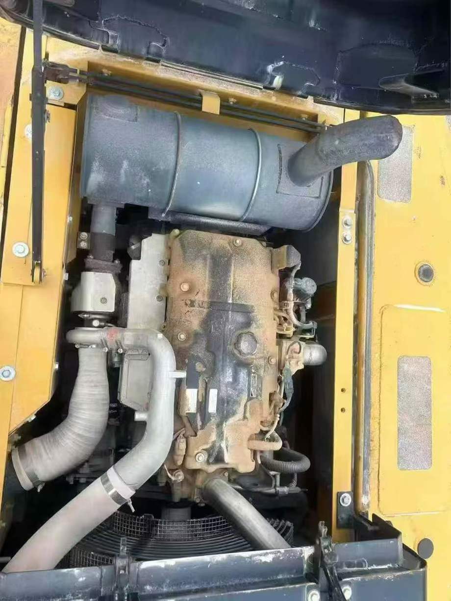 Used Sany SY215C Excavator 2020 Model / 4