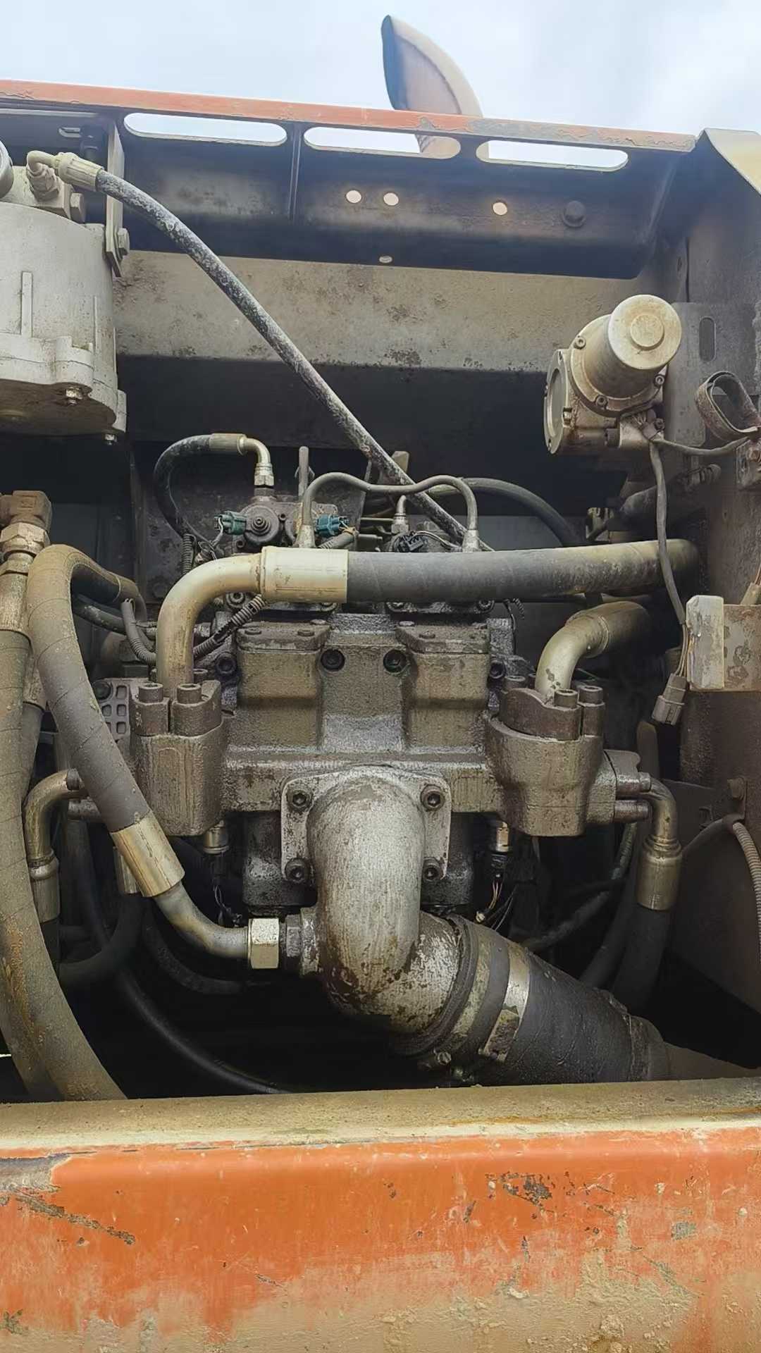 Used Hitachi ZX200-6 Excavator 2016 Model / 7