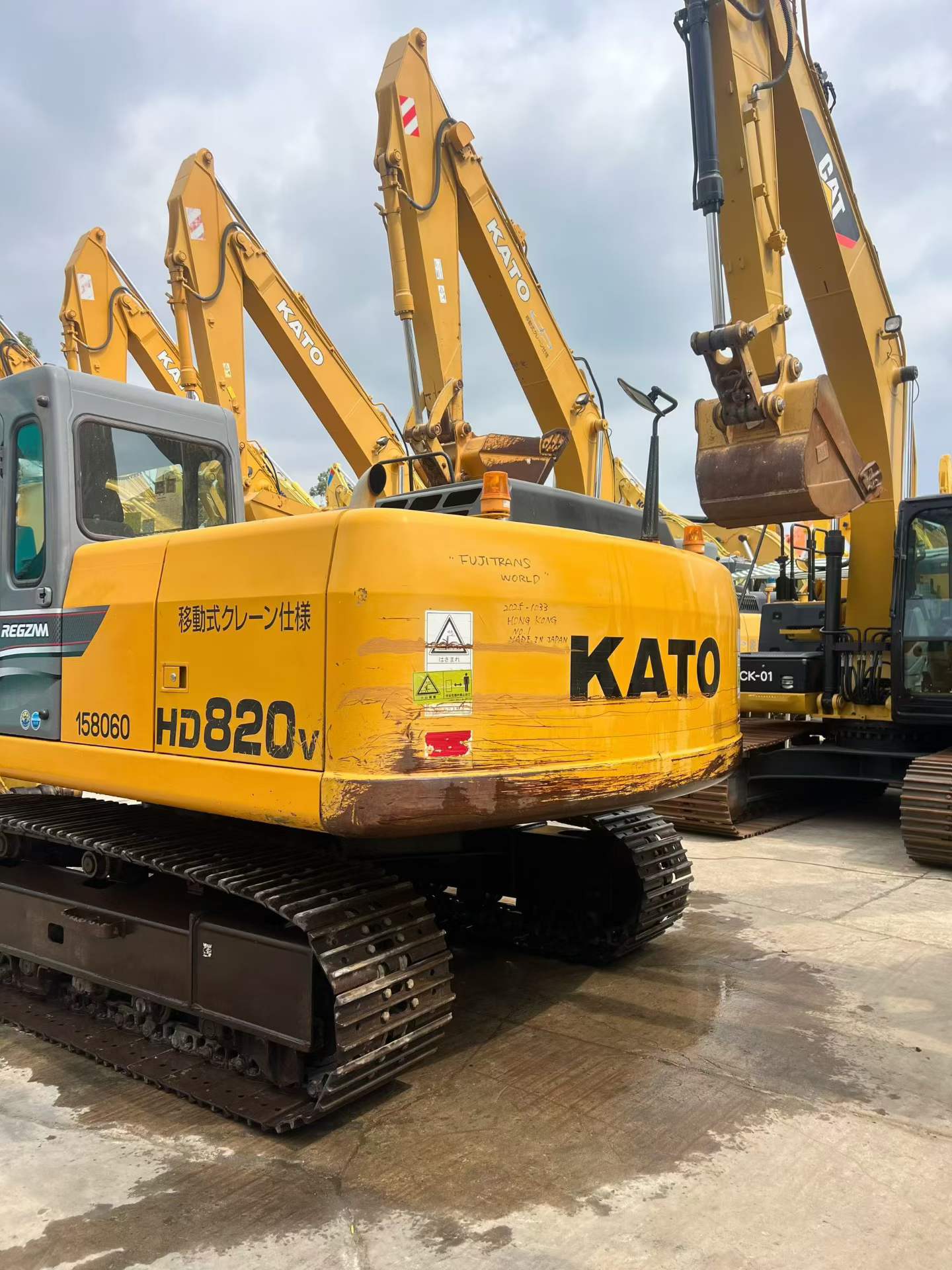 Used Kato HD820 Excavator 2013 Model / 4