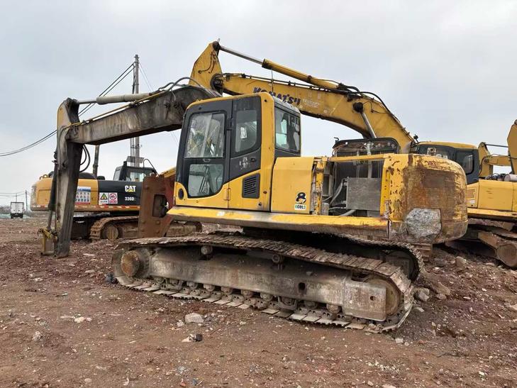 Buy Komatsu PC240-6 Used Excavator / 1