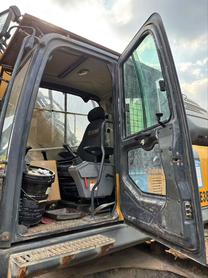 Buy XCMG ZL30E Used Excavator / 2 Used XCMG ZL30E Excavator 2020 Model / 2
