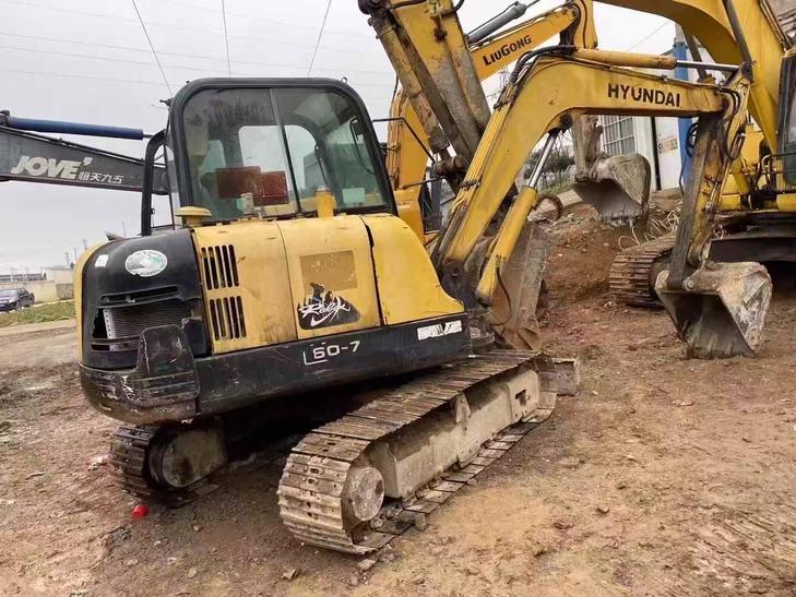 Buy Hyundai R60-7 Used Excavator / 1