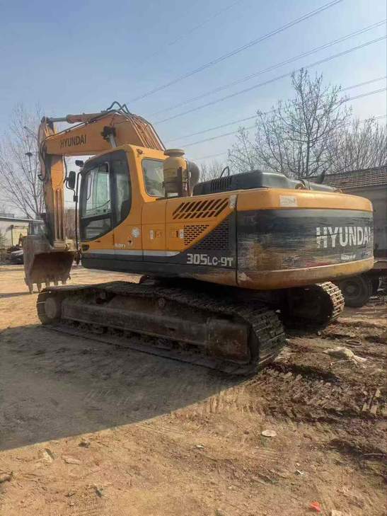 Buy Hyundai R275LVS Used Excavator / 1
