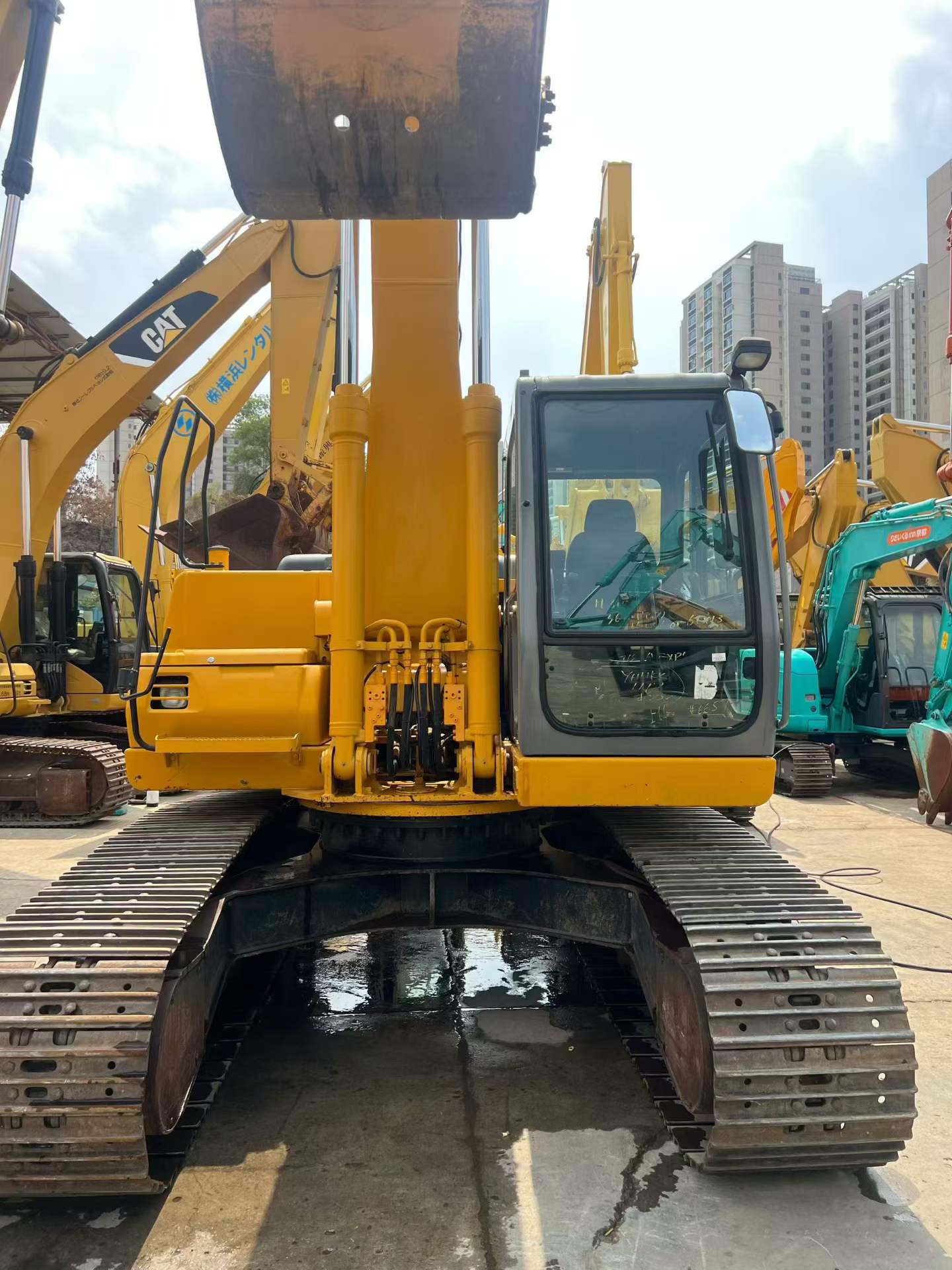 Used Kato HD820 Excavator 2013 Model / 2