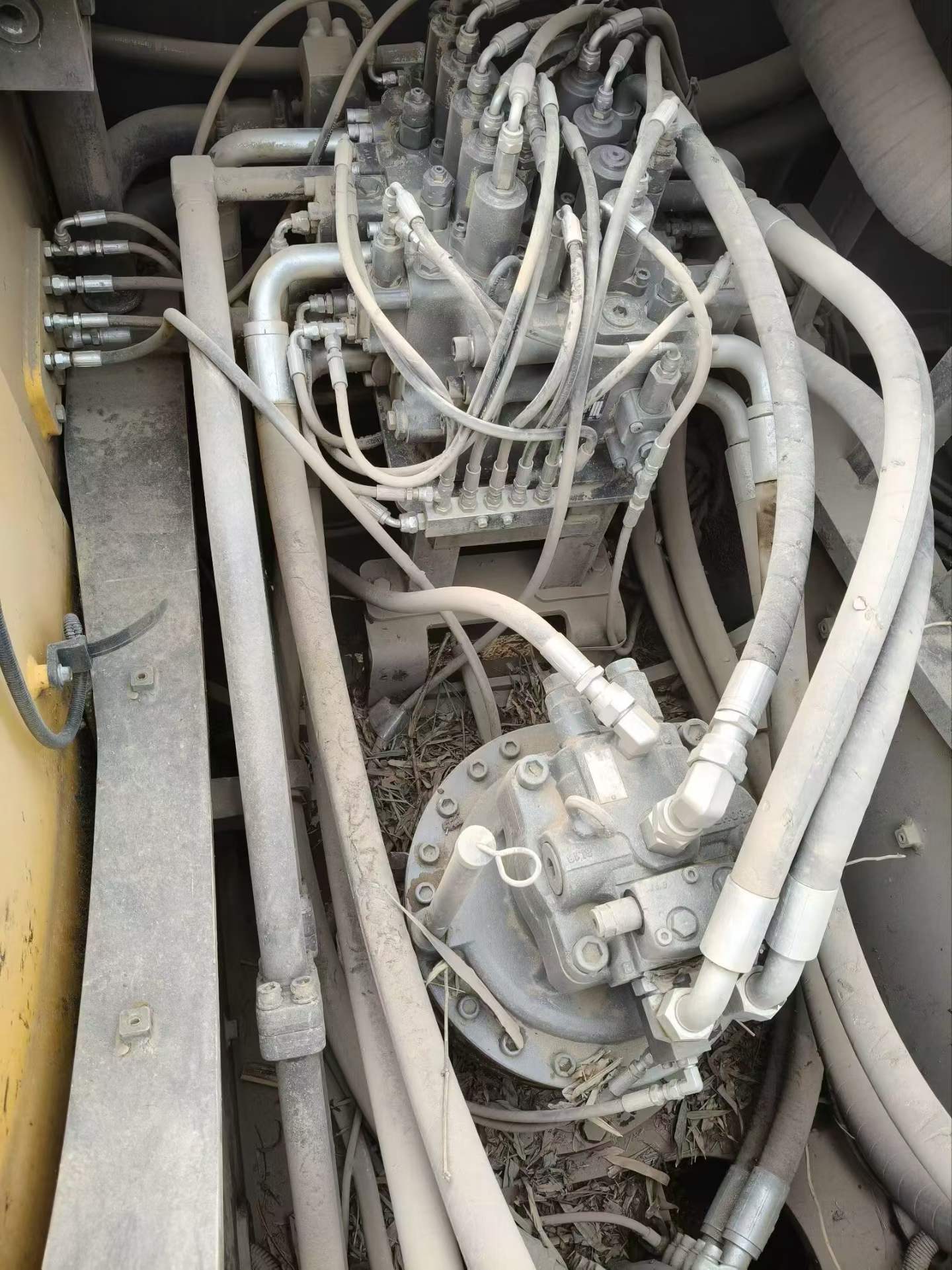 Used Volvo L350F Excavator 2018 Model / 4